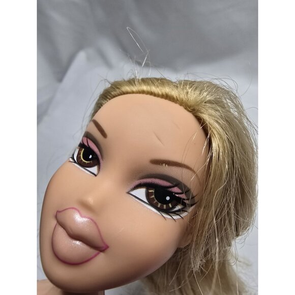 Cloe Blonde Bratz Be-Bratz Fashion Doll MGA With Outfit- No Shoes - Picture 3 of 16